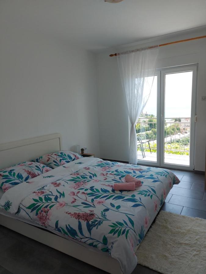 Apartmani Mare Novi Vinodolski Bagian luar foto