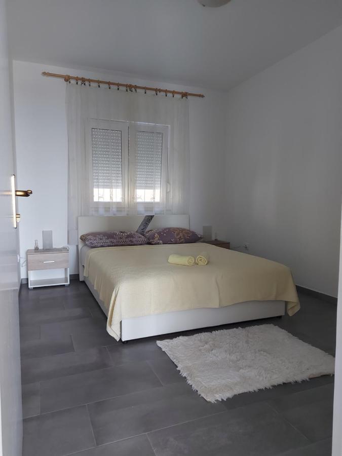 Apartmani Mare Novi Vinodolski Bagian luar foto